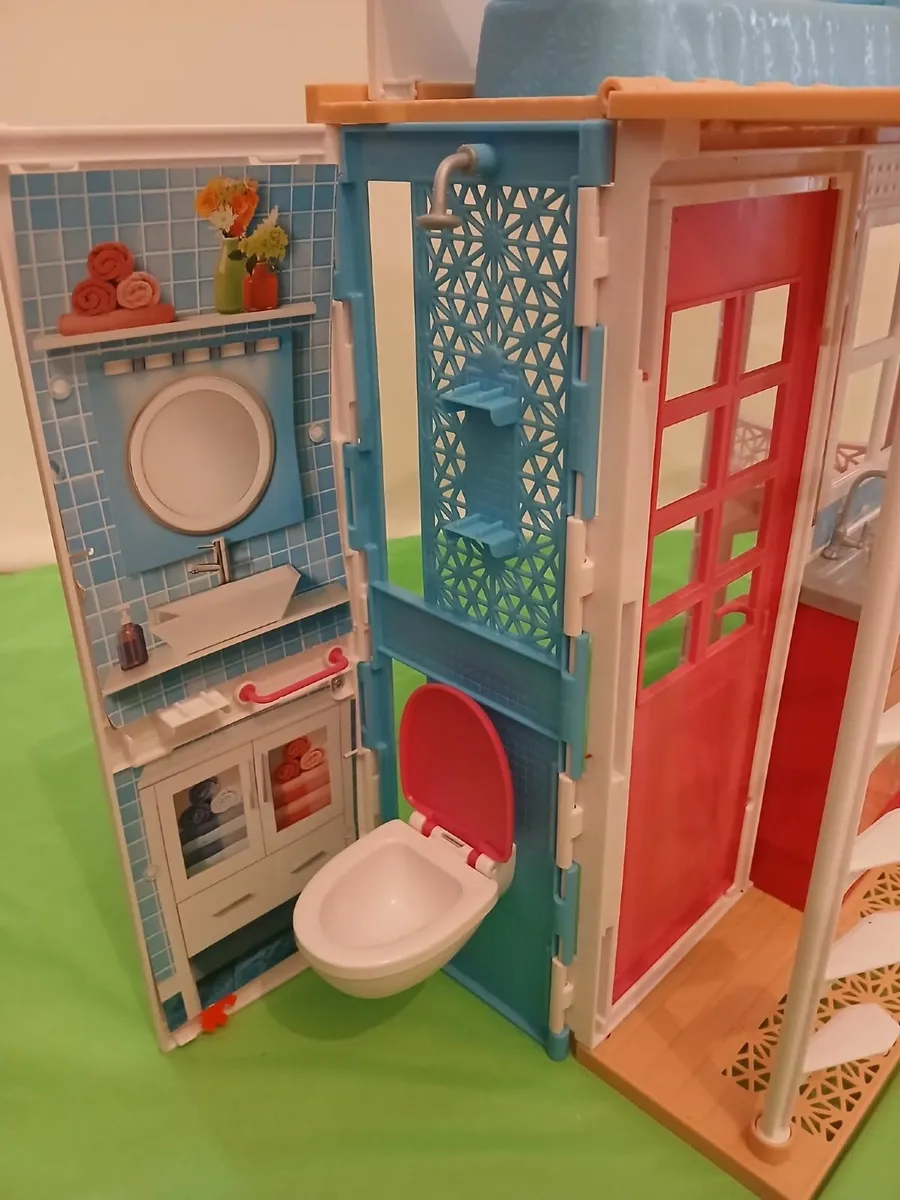 Barbie Holiday Home - Image 1