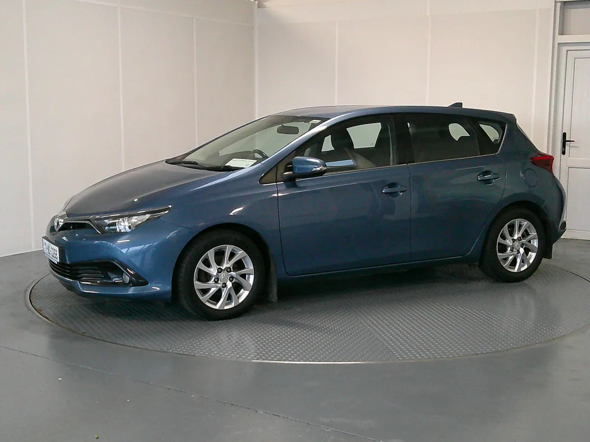 Toyota Auris 2017 - Image 3