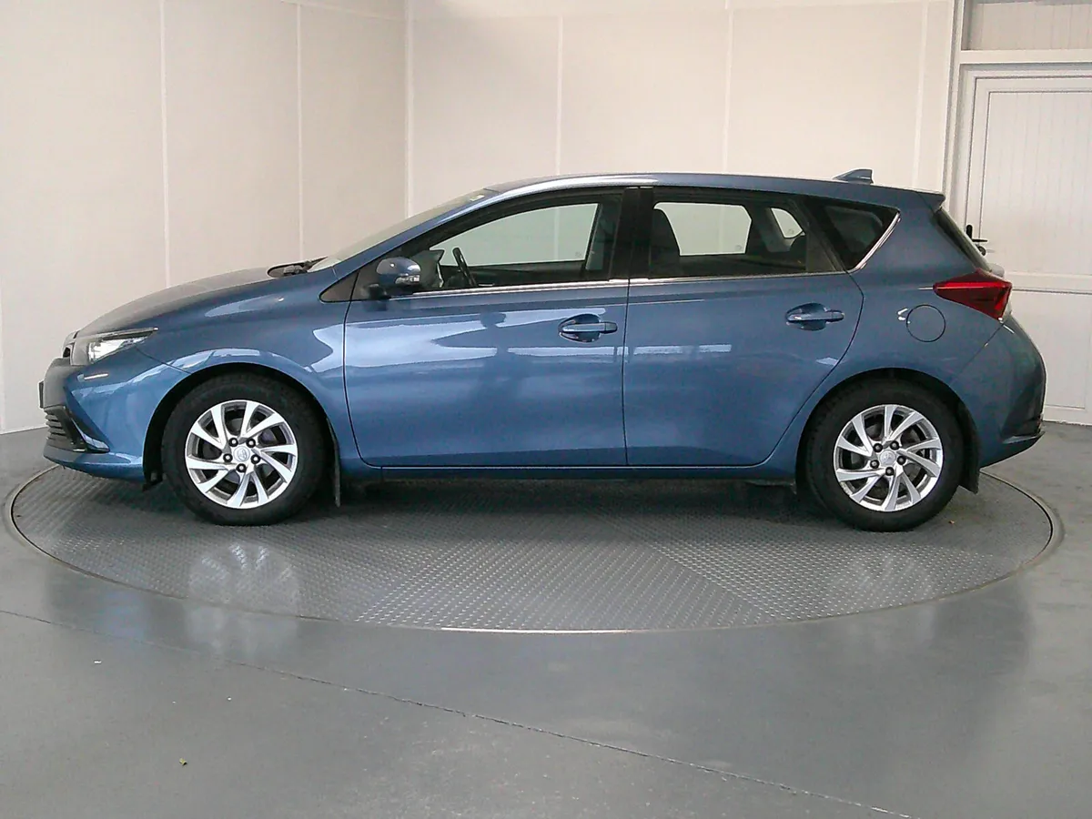 Toyota Auris 2017 - Image 4