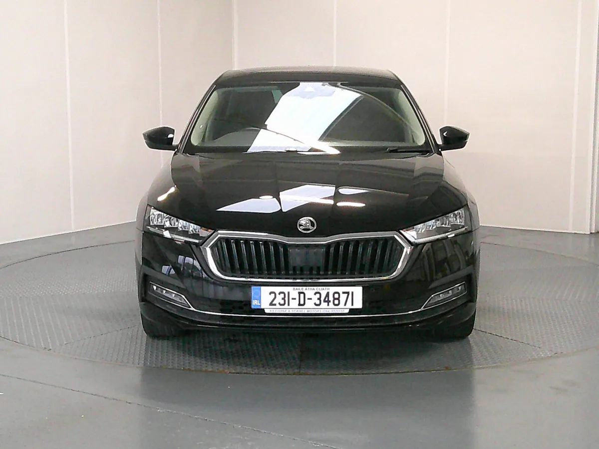 Skoda Octavia 2023 - Image 2