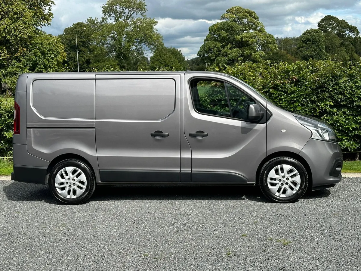 DEPOSIT TAKEN…..2016 RENAULT TRAFIC SPORT 120PS - Image 2