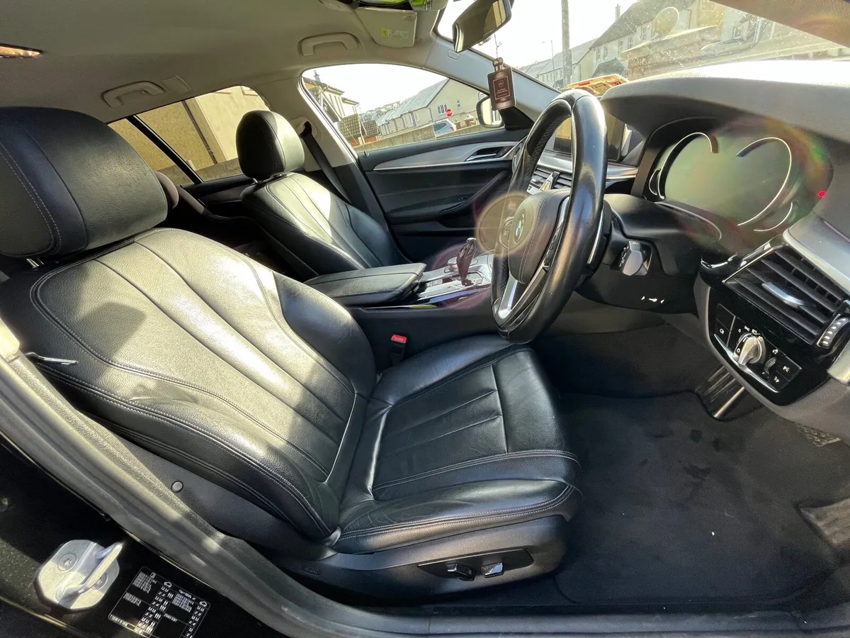BMW 5-Series 2018 - Image 2