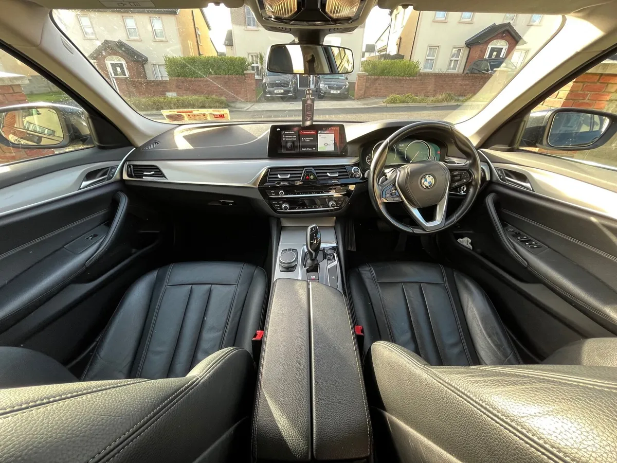 BMW 5-Series 2018 - Image 3