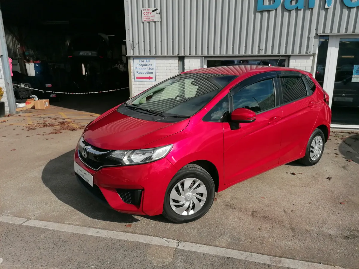 2017 Honda Fit Auto ***50,000KM*** - Image 2