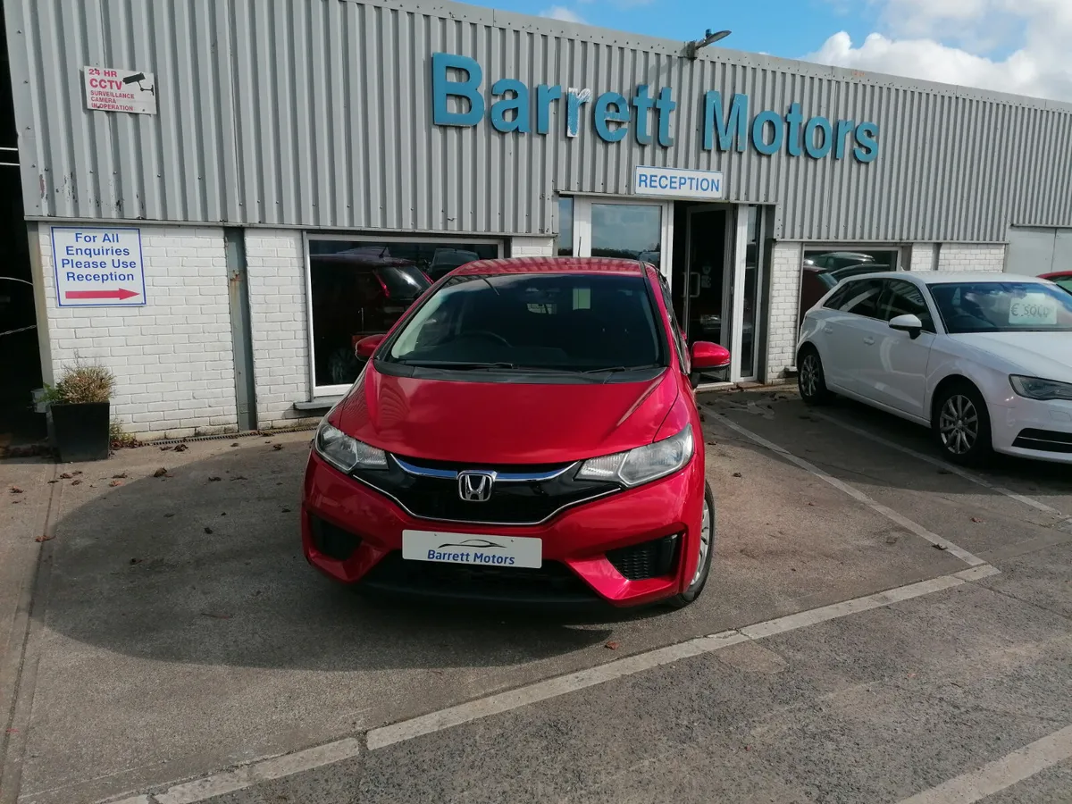 2017 Honda Fit Auto ***50,000KM*** - Image 4