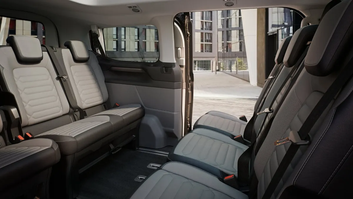 Ford e-Tourneo Custom/Wheelchair Access/Taxi Spec - Image 3
