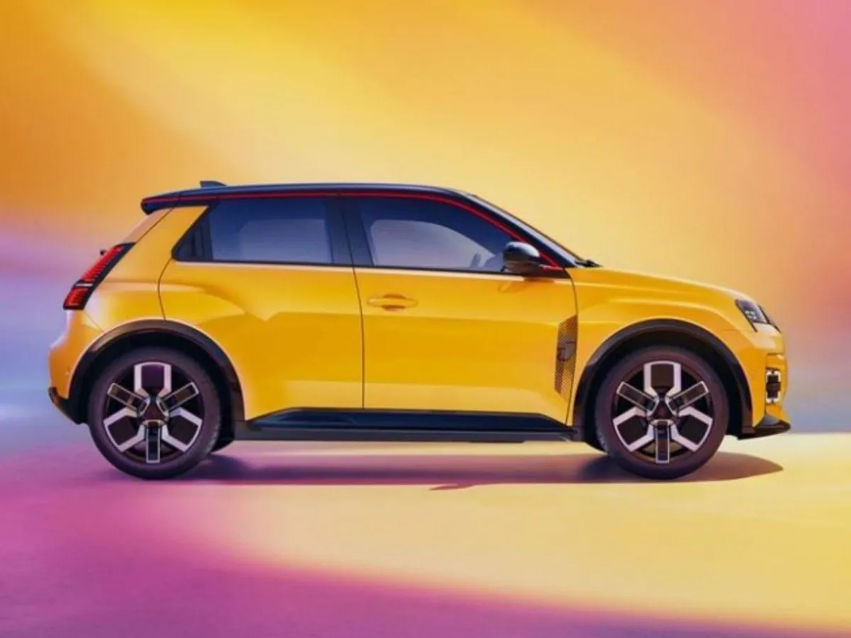 Renault 5 Iconic 52kwh 150hp  order Your 252 Toda - Image 2