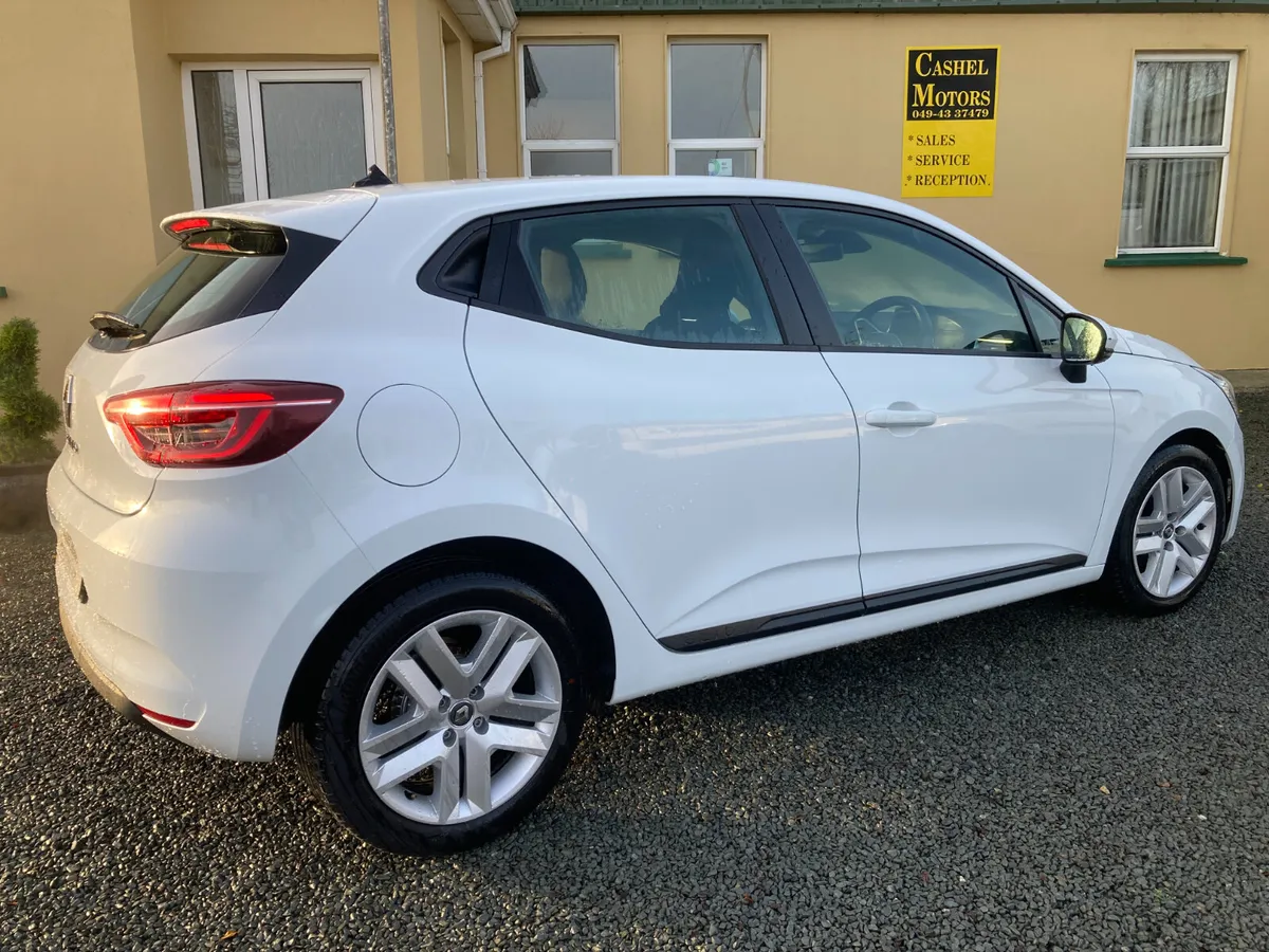 '222 reg Spotless Condition Clio' Finance €57 p/w - Image 4