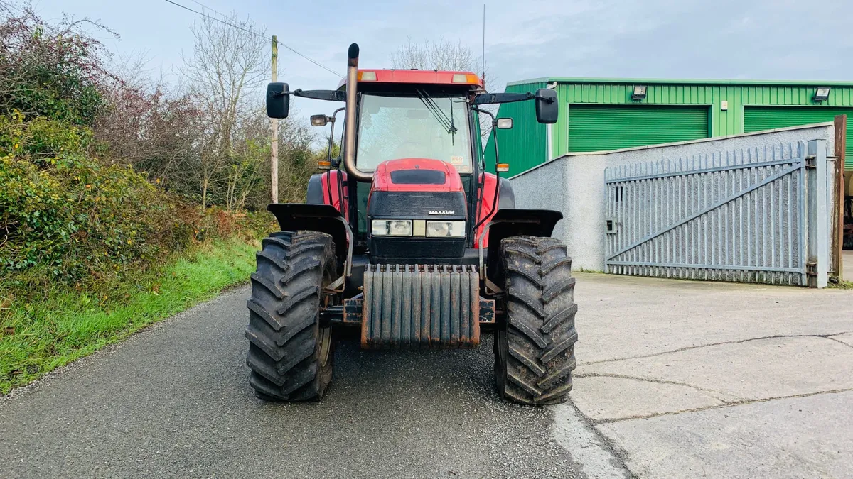 2004 Case IH MXM120 , 40km Box 4 wheel Drive - Image 2