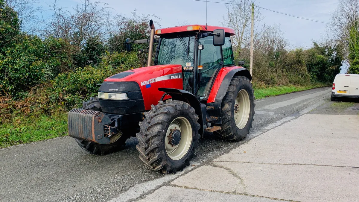 2004 Case IH MXM120 , 40km Box 4 wheel Drive - Image 3