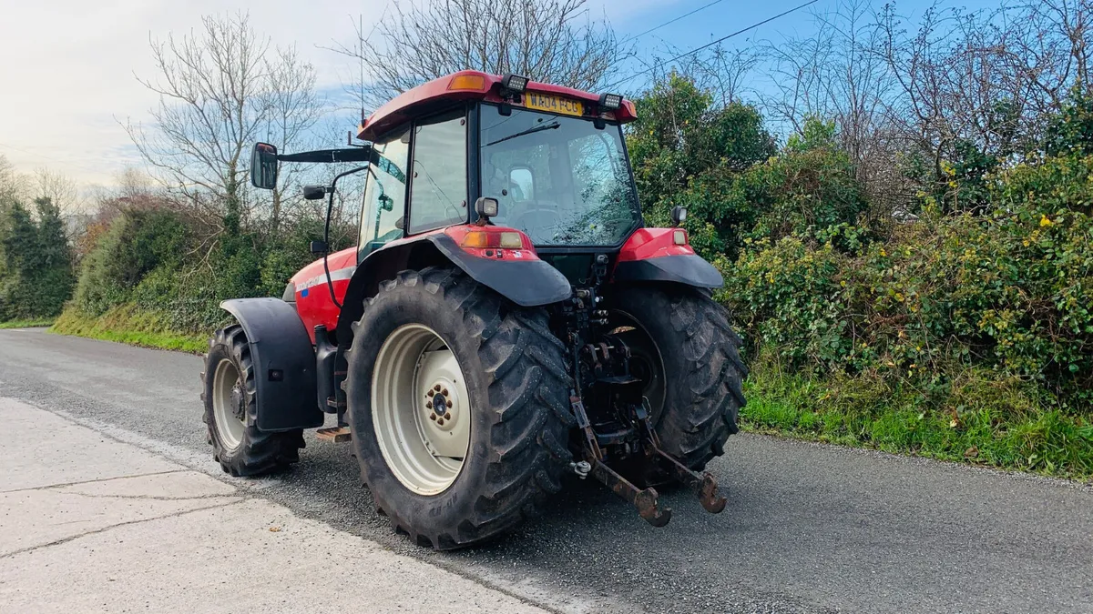 2004 Case IH MXM120 , 40km Box 4 wheel Drive - Image 4