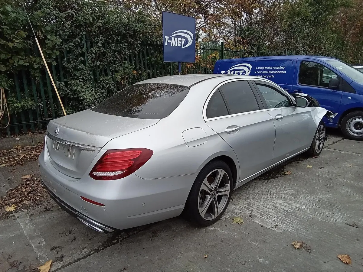 2018 MERCEDES E CLASS BREAKING FOR PARTS - Image 1