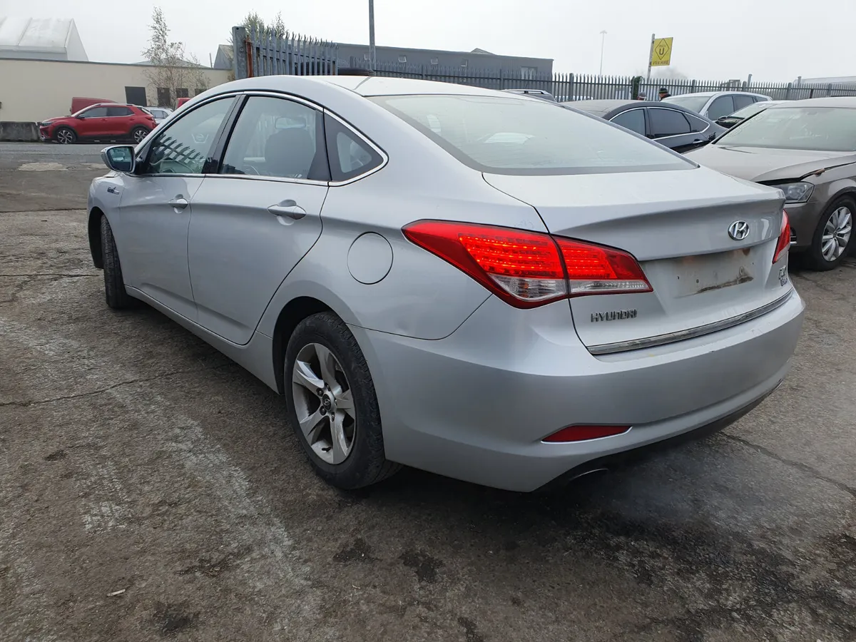 12 HYUNDAI I40  1.7 CRDI FOR BREAKING - Image 3