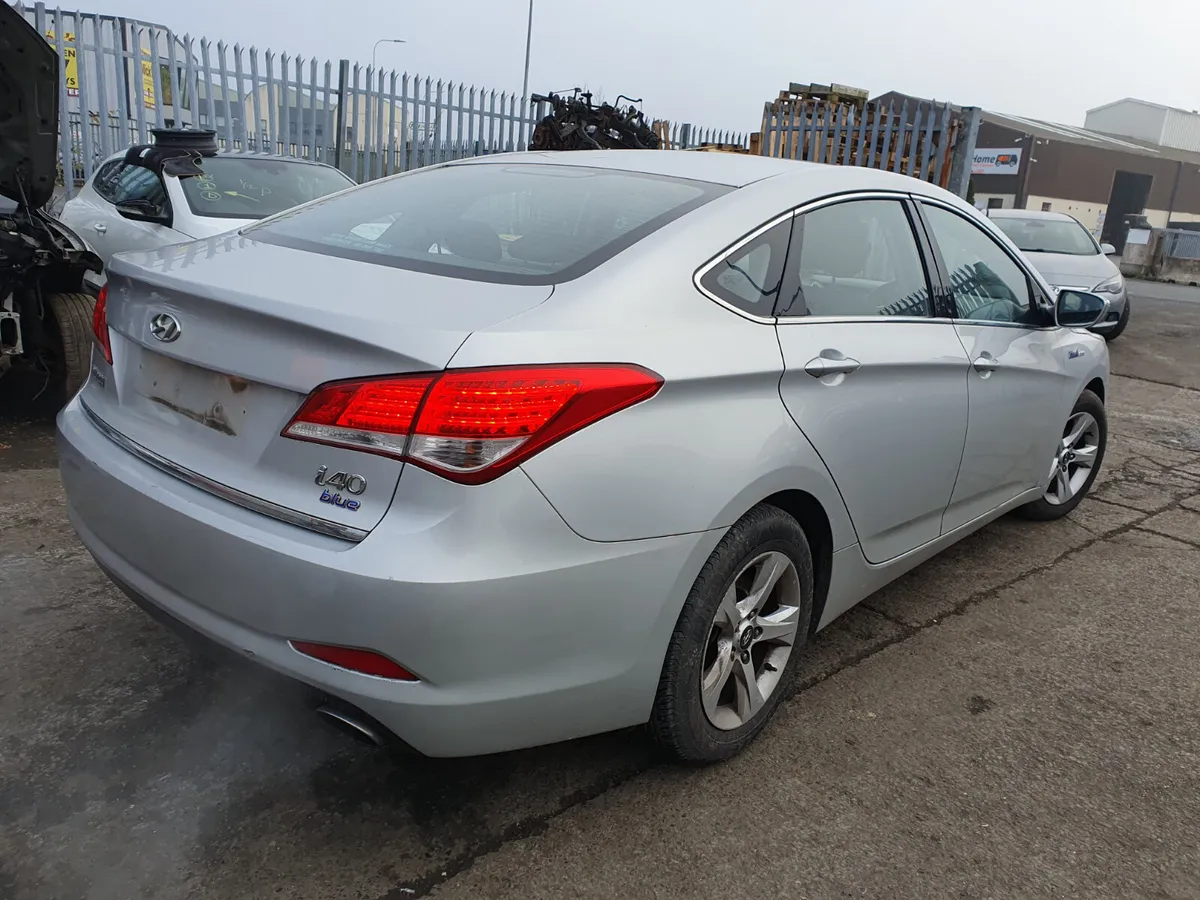 12 HYUNDAI I40  1.7 CRDI FOR BREAKING - Image 4