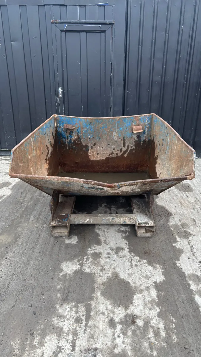 Tipping Skip - Image 2