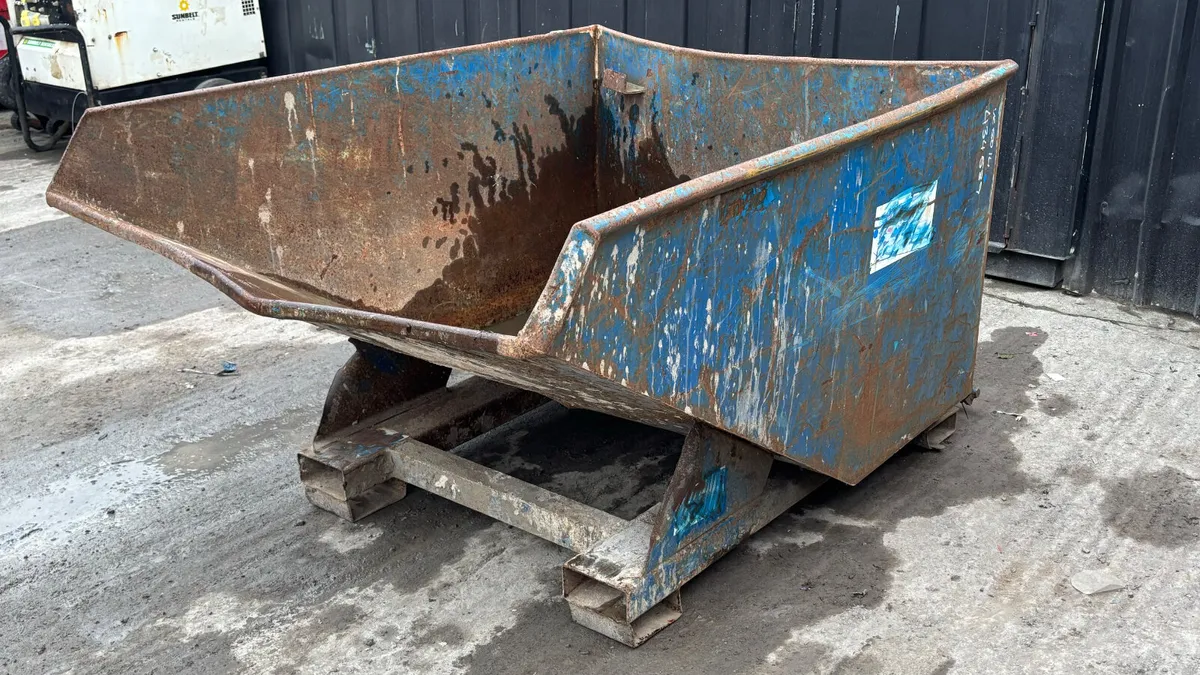 Tipping Skip - Image 3