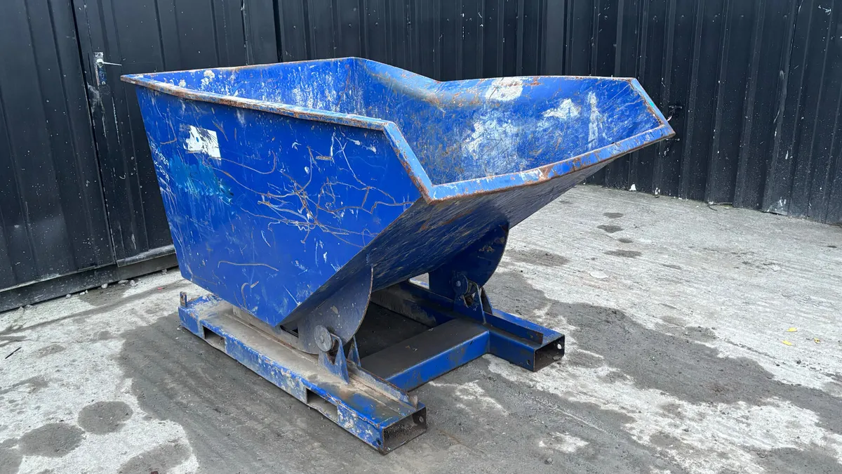 Tipping Skip - Image 1