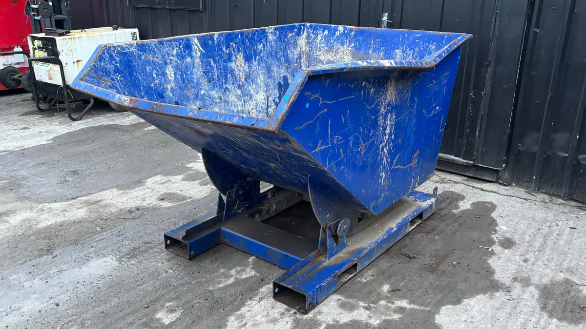 Tipping Skip - Image 3