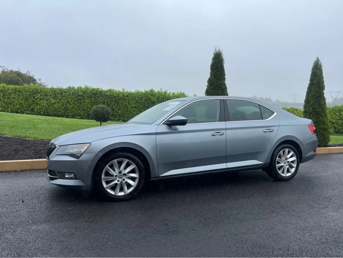 Skoda Superb 2.0 TDI SE 150PS 5DR - Image 4