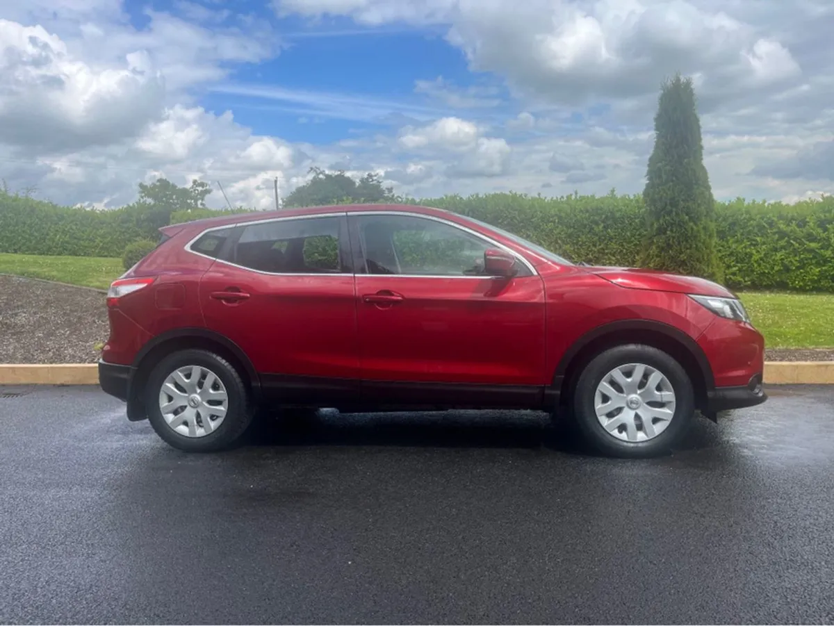 Nissan QASHQAI 1.5 DSL XE Safety PK 4 4DR - Image 2