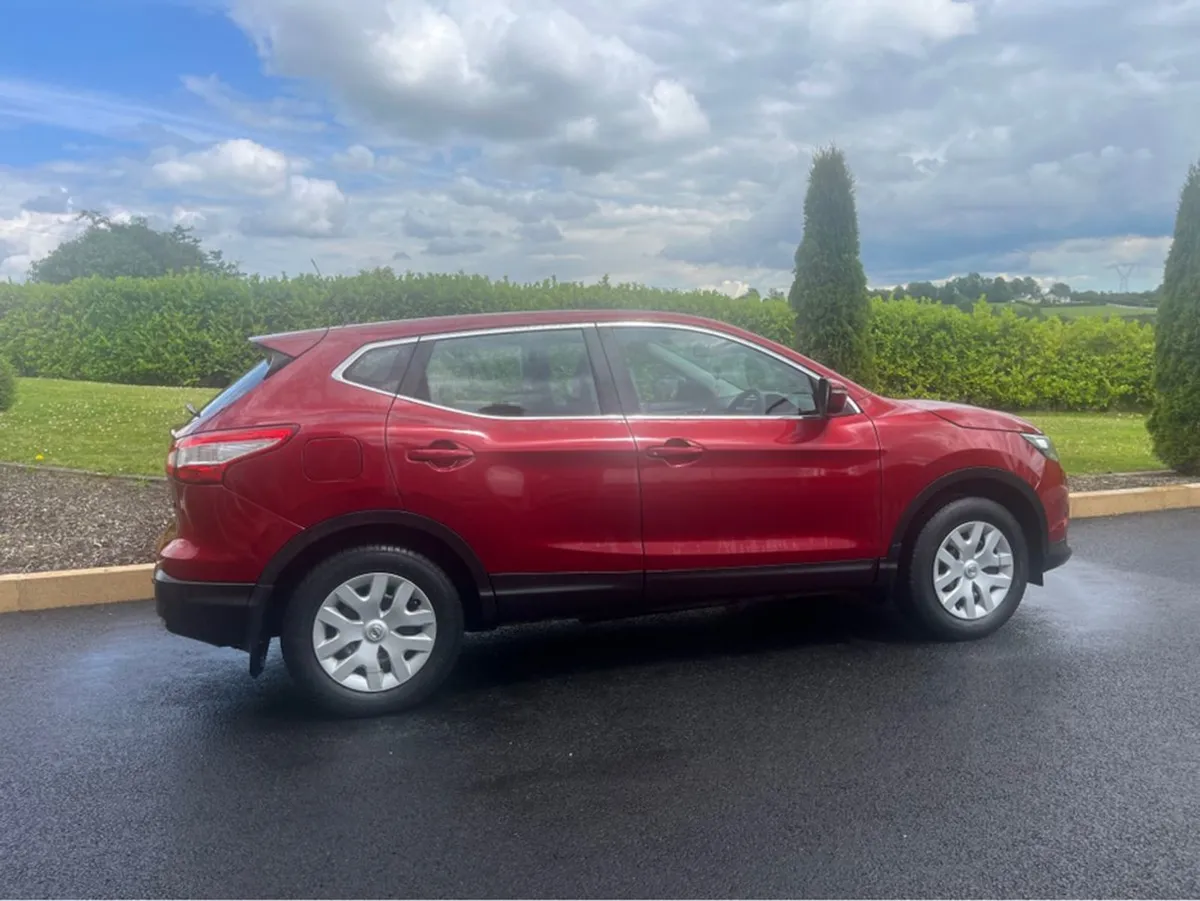 Nissan QASHQAI 1.5 DSL XE Safety PK 4 4DR - Image 3