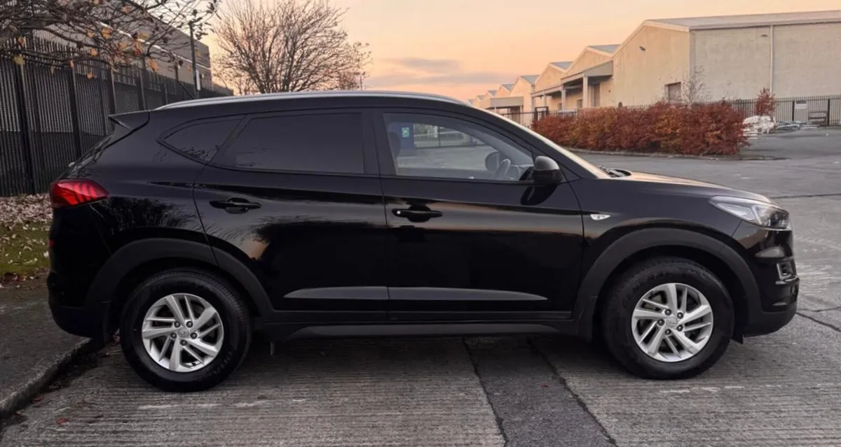202 Hyundai Tucson Commercial - Image 3