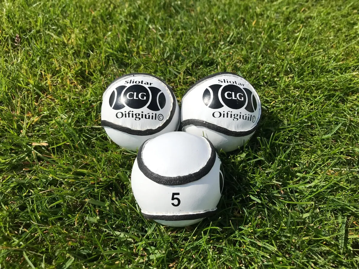 Sliotars Size 5 White/Hurley/Hurling/ Sale - Image 2