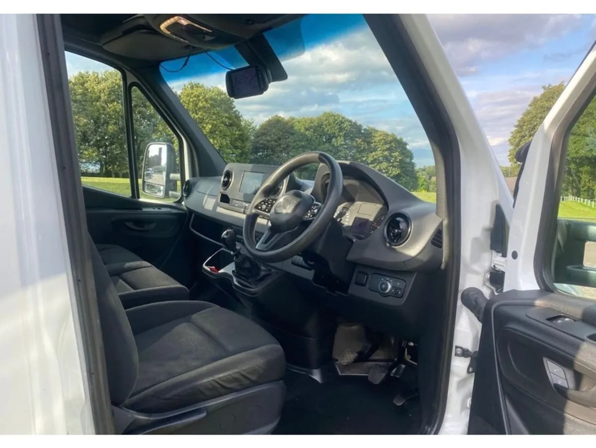 5m Mercedes-Benz Sprinter Dropside - Image 4