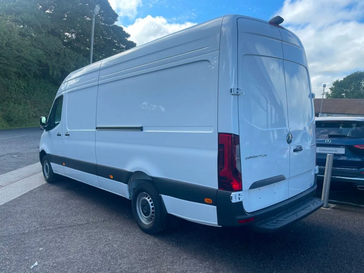 Mercedes-Benz Sprinter 319LWB Select Manual - Image 2