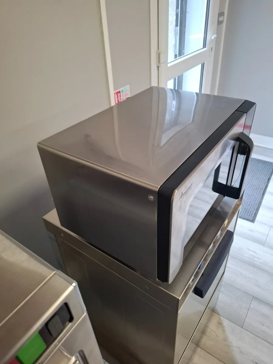 Amana 1000W Commercial Microwave Oven - Image 3