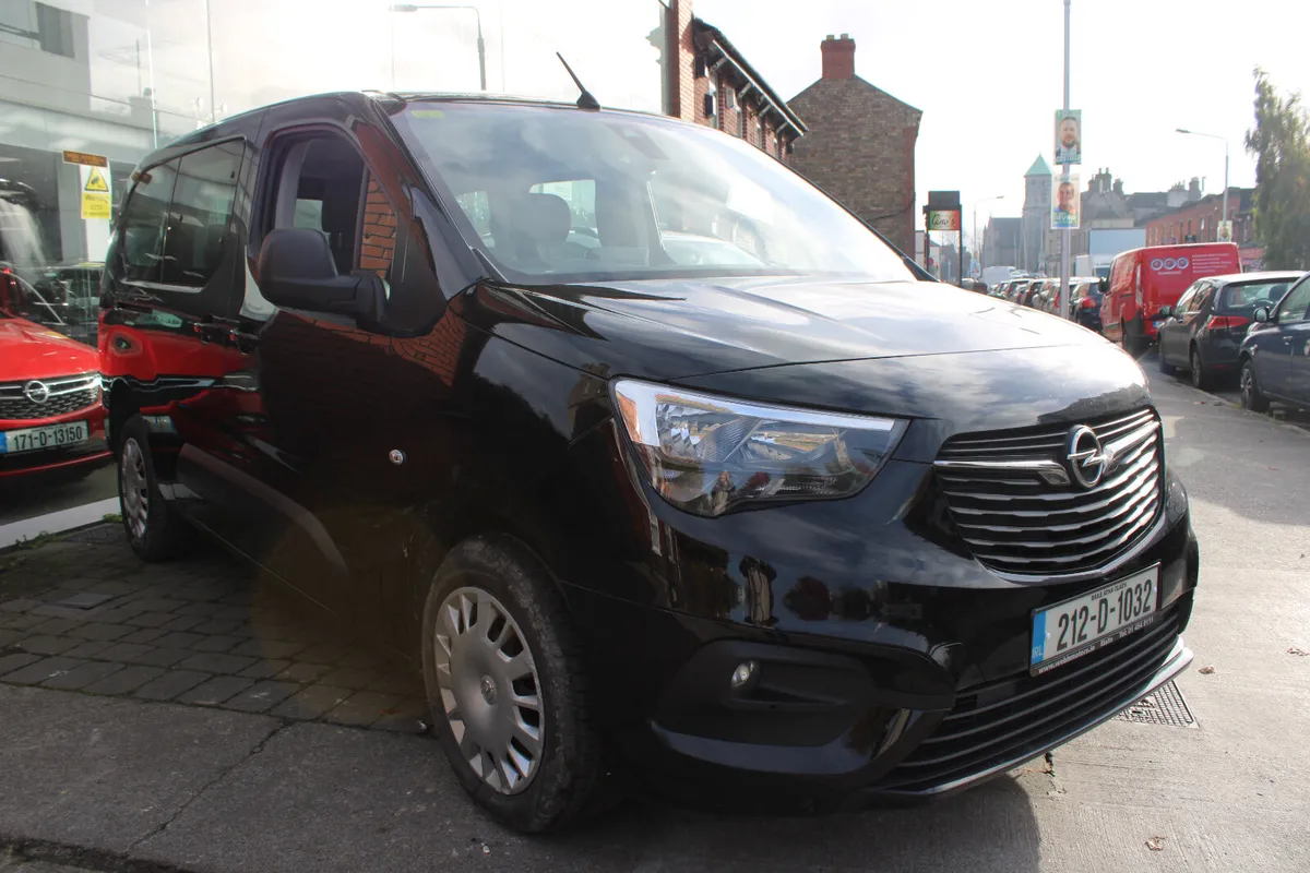 Opel Combo 1.5 7 SEAT LIFE 2021 *1 OWNER* - Image 2