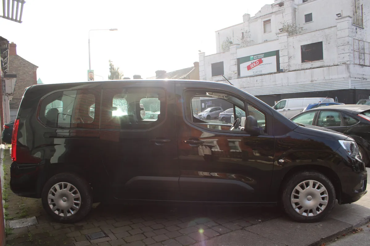 Opel Combo 1.5 7 SEAT LIFE 2021 *1 OWNER* - Image 3