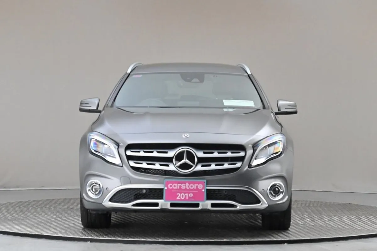 Mercedes-Benz GLA Class GLA 180  full Leather pow - Image 2