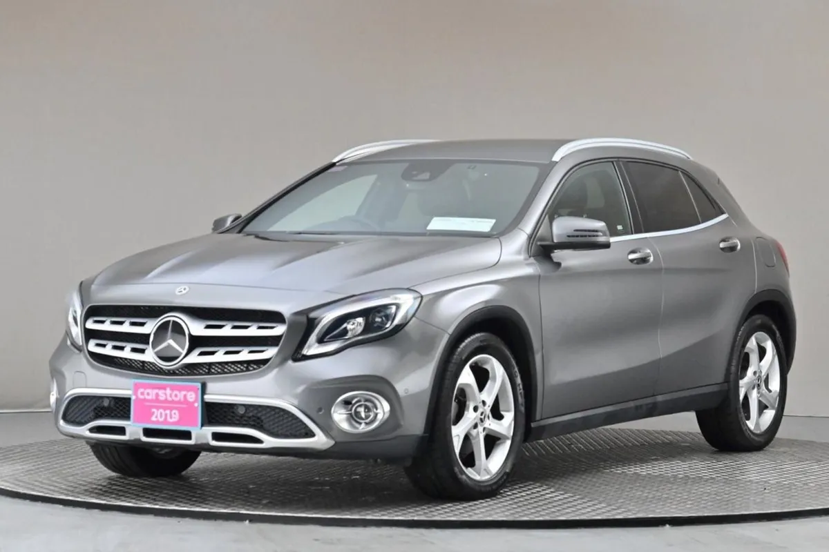 Mercedes-Benz GLA Class GLA 180  full Leather pow - Image 3