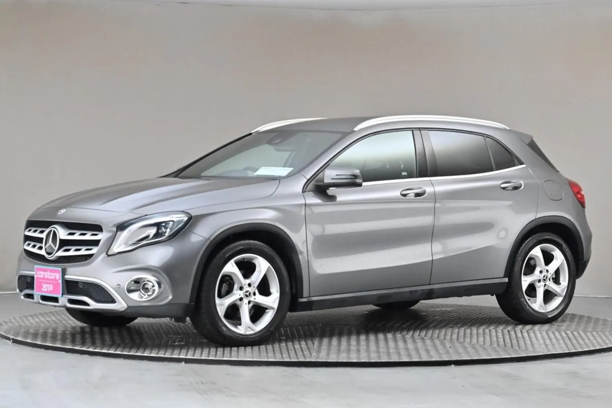 Mercedes-Benz GLA Class GLA 180  full Leather pow - Image 4