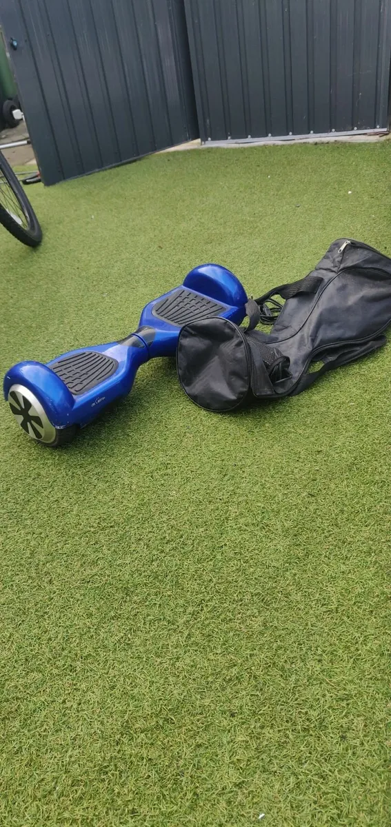 Bluefin Hoverboard - Image 1