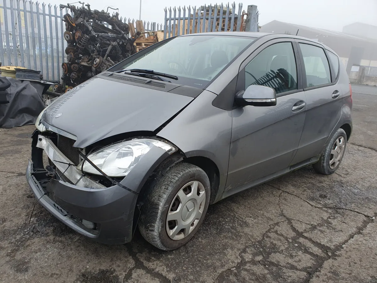 12 MERCEDES A-CLASS  1.5 P AUTO FOR BREAKING - Image 2