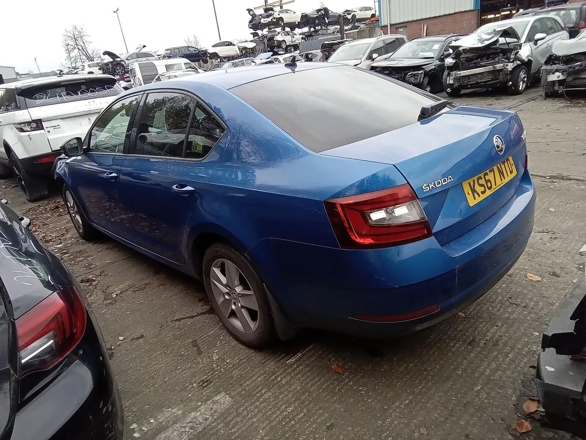 2017 SKODA OCTAVIA BREAKING FOR PARTS - Image 1