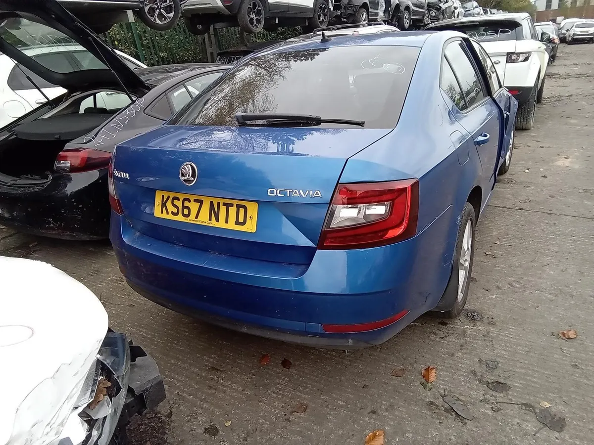 2017 SKODA OCTAVIA BREAKING FOR PARTS - Image 2