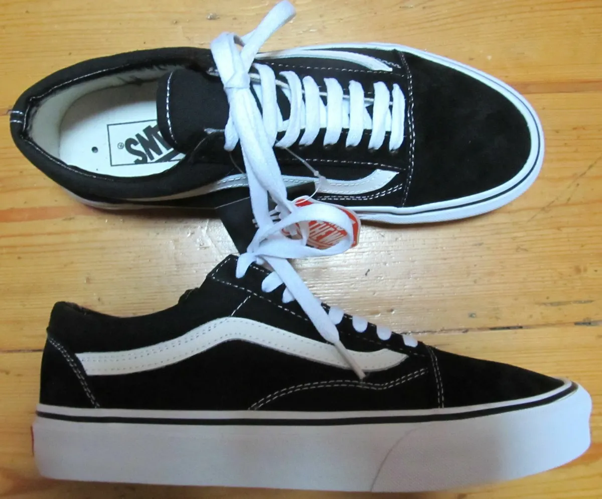 NEW..... Vans Canvas Sneakers Mens/Womens Size 8 - Image 4