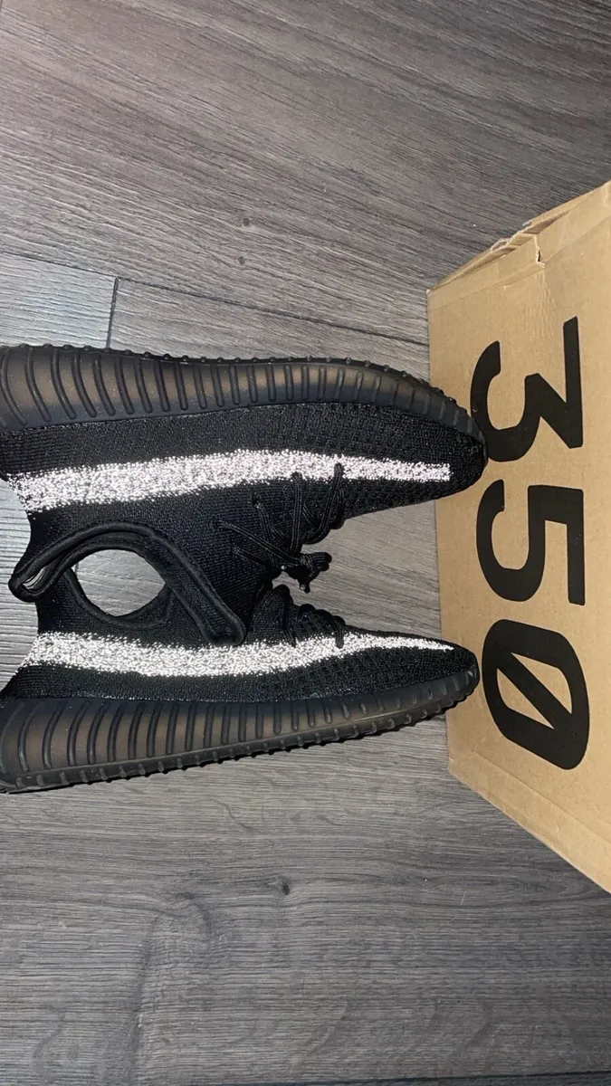 Get New Yeezy 350 Onyx - Image 1