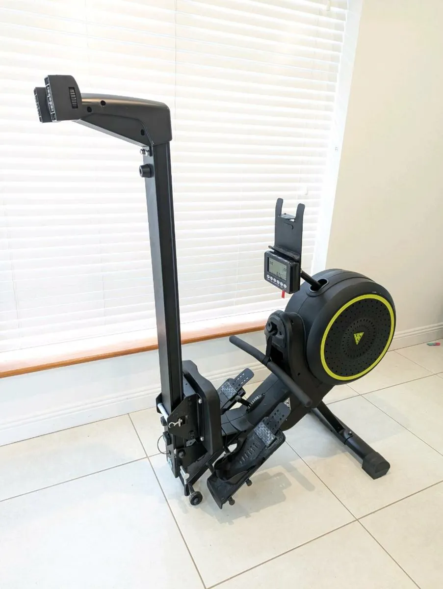 Rowing machine - Image 1