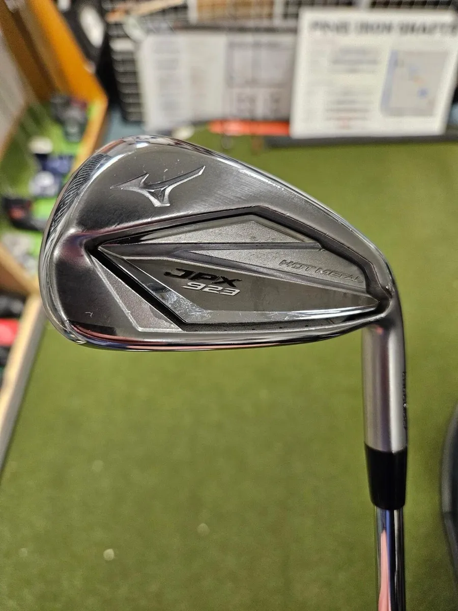 Mizuno Jpx 923 Hot Metal Irons - Image 1