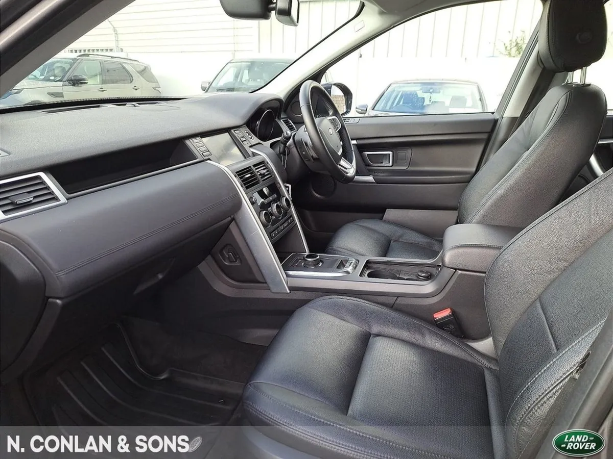 Land Rover Discovery Sport TD4 SE Auto 7 Seater - Image 3