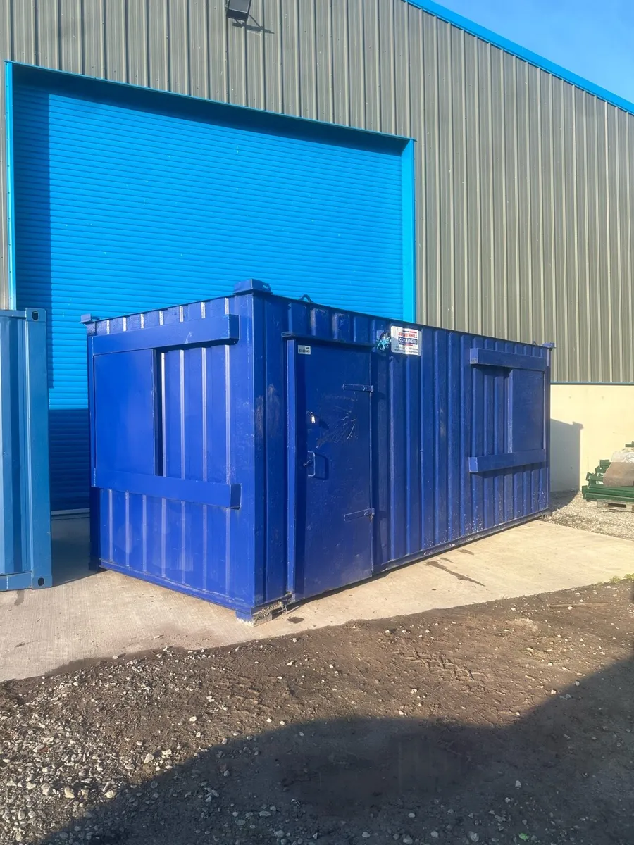Office / drying room/ changing room/ dressing room - Image 1
