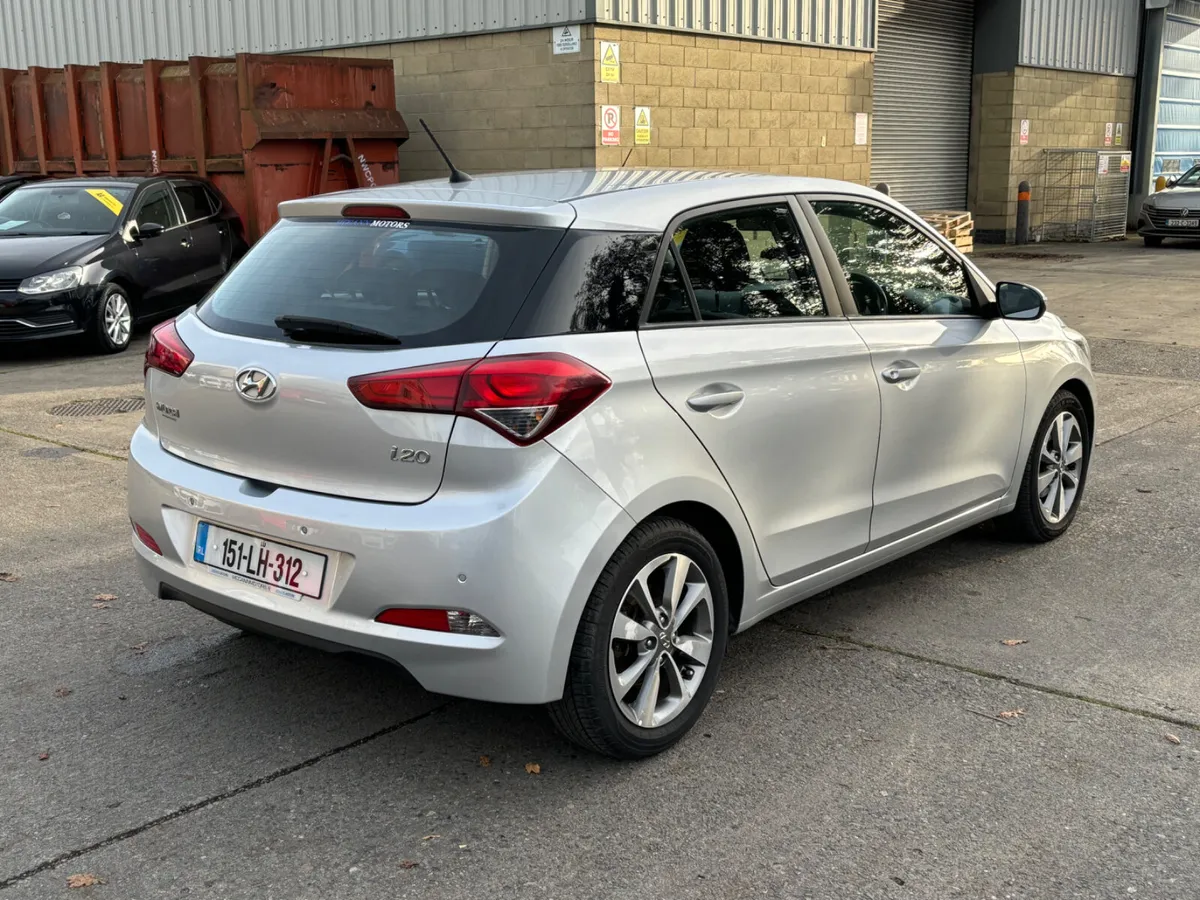 2015 HYUNDAI I20 DELUXE - Image 4