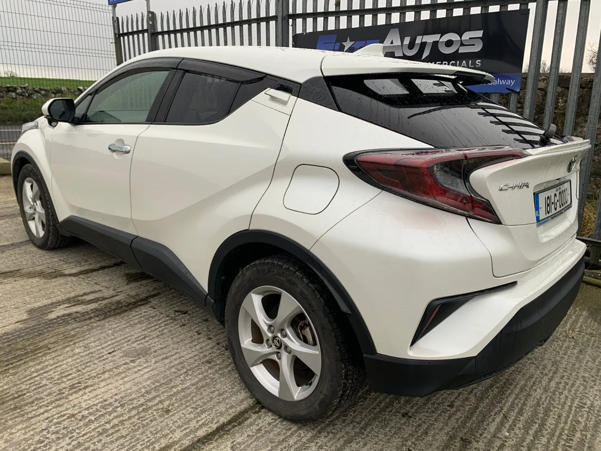 Toyota CH-R Luna self charging hybrid 2018 - Image 2