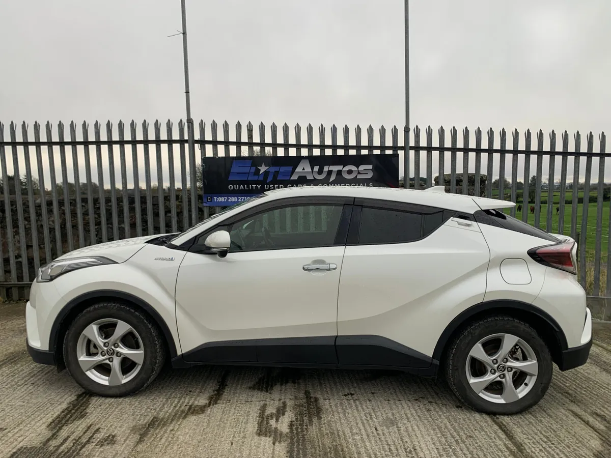 Toyota CH-R Luna self charging hybrid 2018 - Image 3