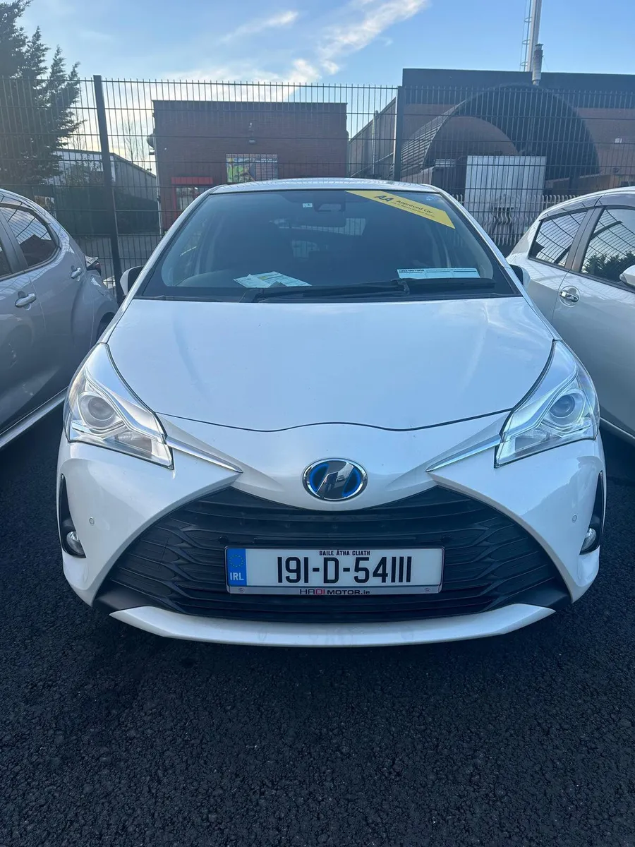TOYOTA VITZ 2019 HYBRID - Image 2