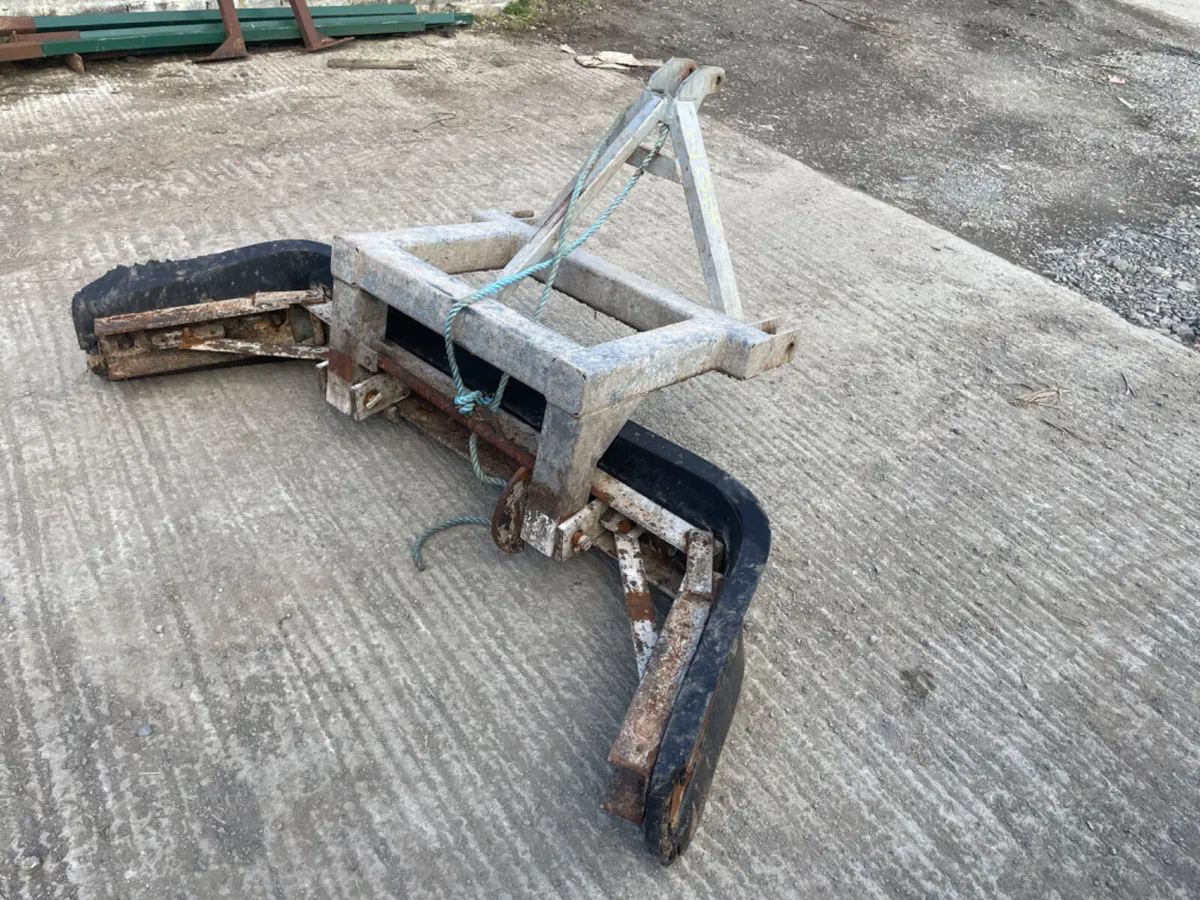 6FT Galvanised Yard Scraper - Image 4